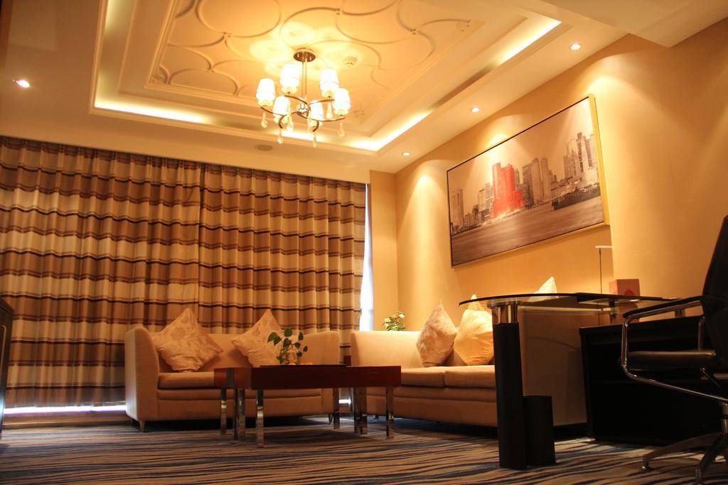 Brigh Radiance Hotel Jentaj Kültér fotó