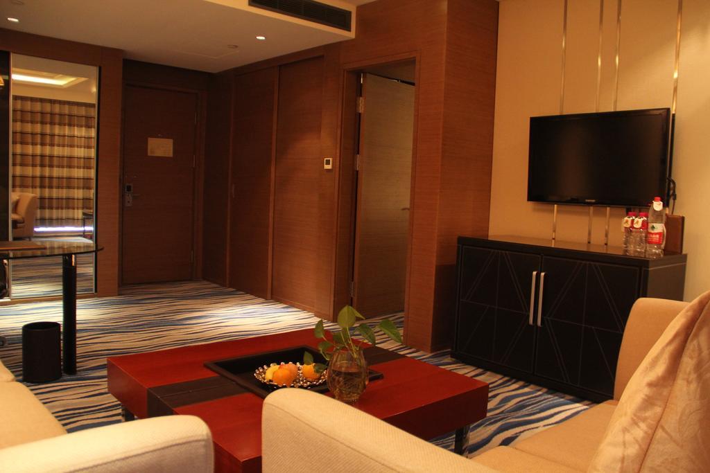 Brigh Radiance Hotel Jentaj Kültér fotó