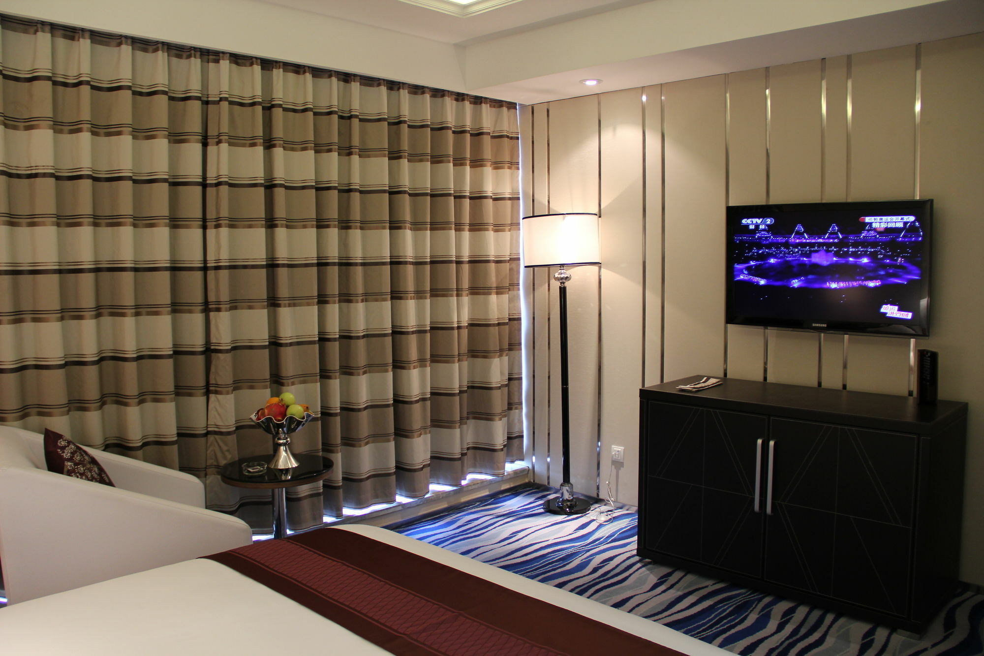 Brigh Radiance Hotel Jentaj Kültér fotó